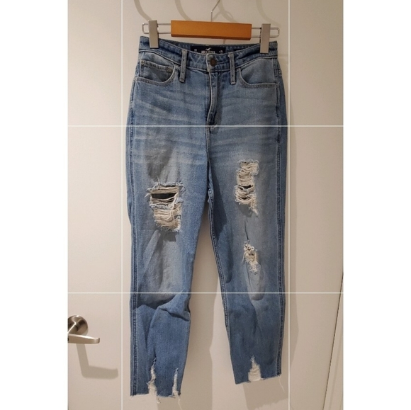 Ultra High-Rise Mom Jeans - Picture 3 of 6